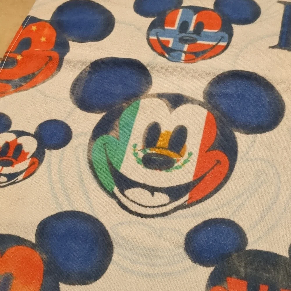 Disney Parks Original Souvenir Epcot One Mouse One World Beach Towel